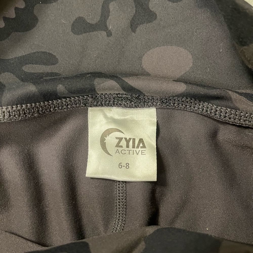 Zyia Luxe HiRise Capri 20” Forest Camo Gem